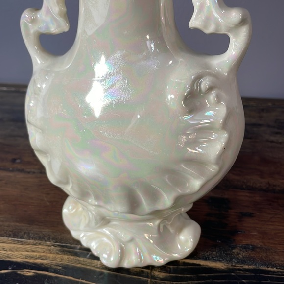 Vintage vase with iridescent glaze in ivory. Hand made by Elsie D. in 1978 - Picture 14 of 17